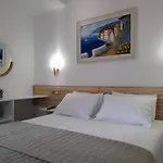 Anxhelos Himare