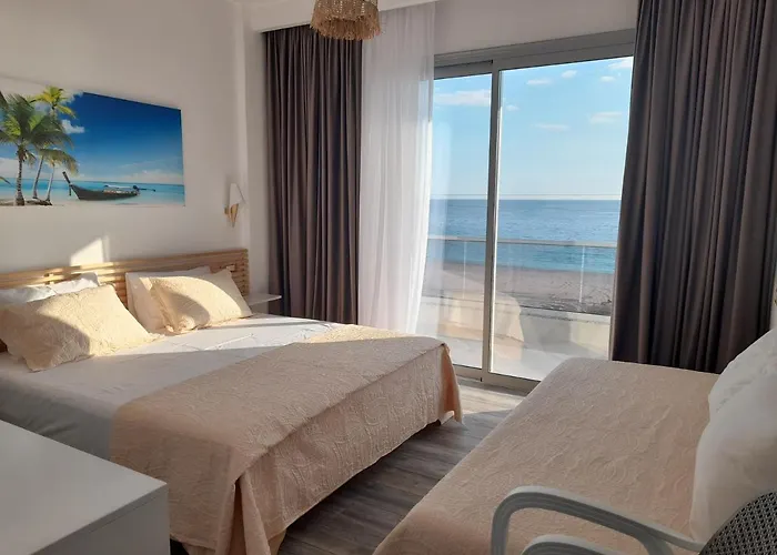 Anxhelos Otel 3*